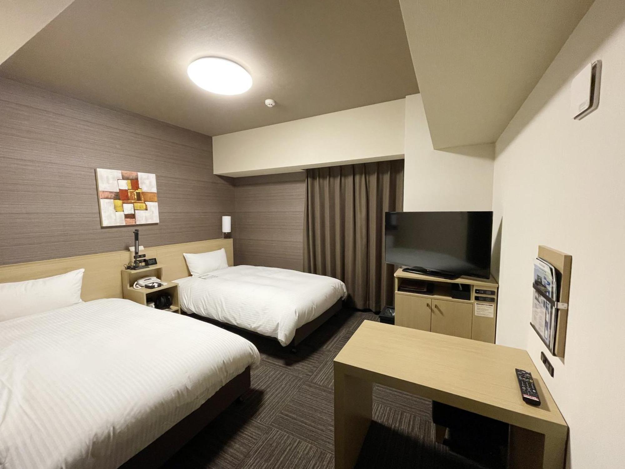 Hotel Route-Inn Osaka Takaishi -Hagoromo Ekimae- Bagian luar foto